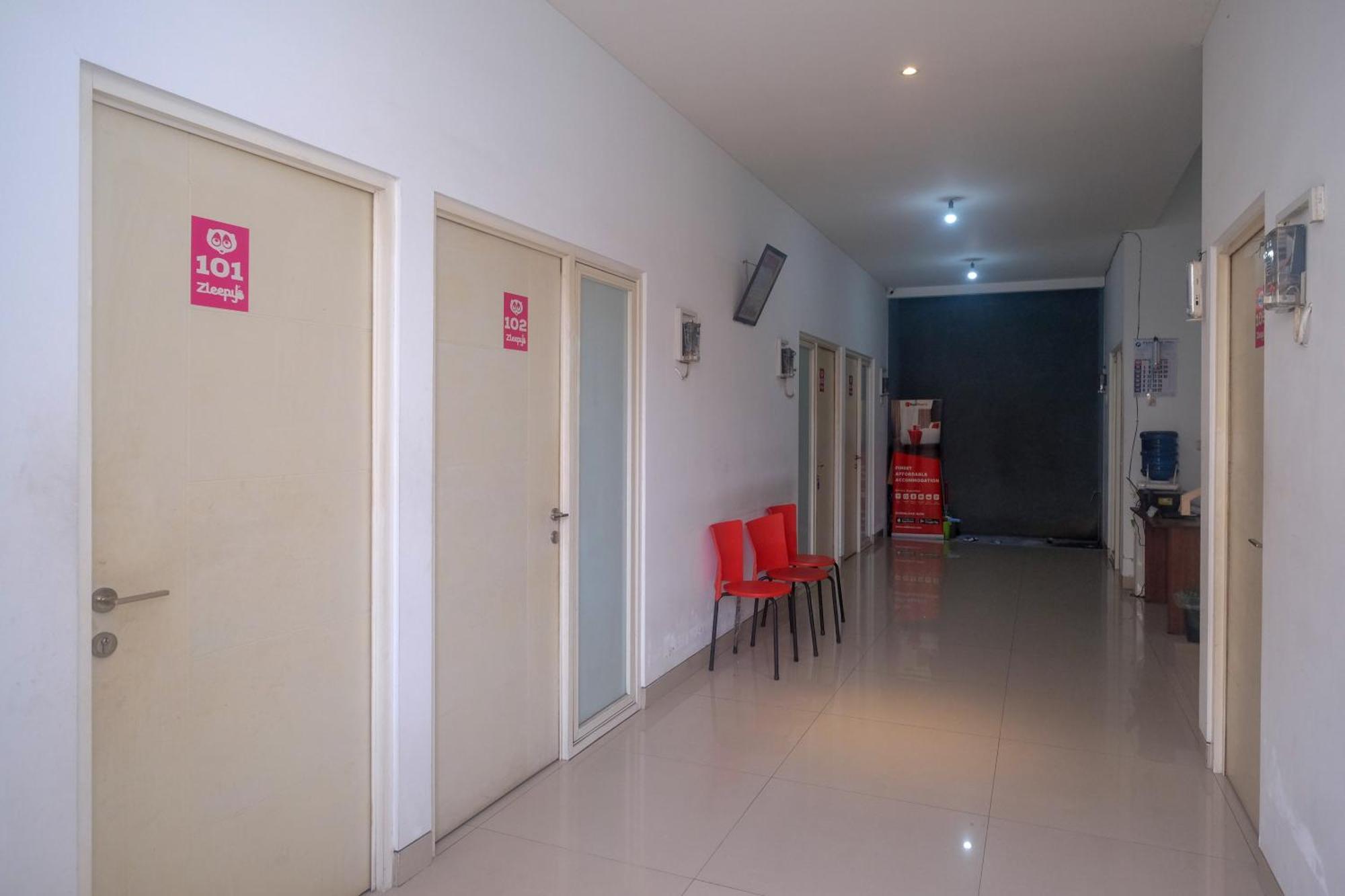 Reddoorz Syariah Near Simpang Lima Semarang Hotel Jomblang Ngoại thất bức ảnh