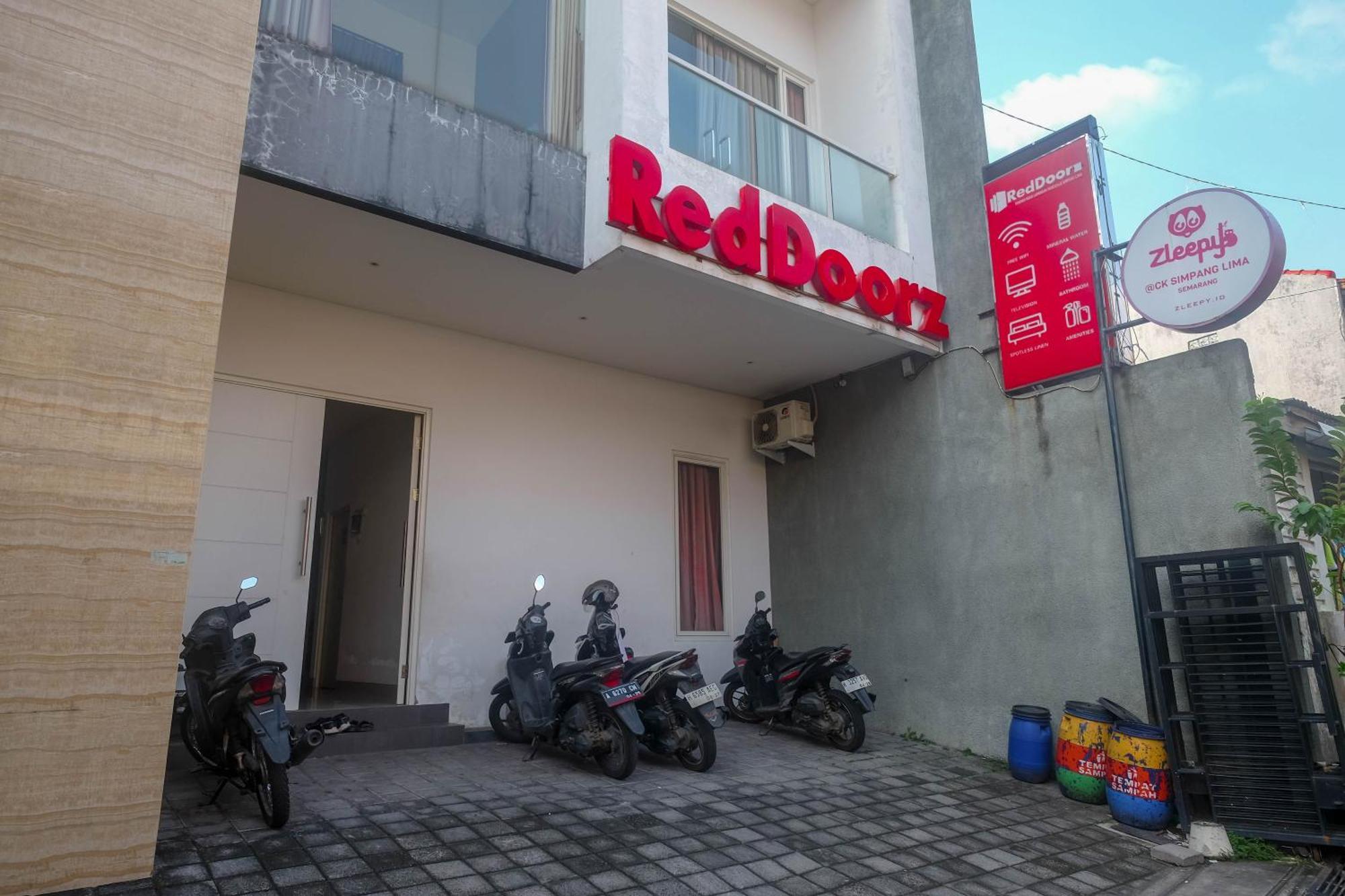 Reddoorz Syariah Near Simpang Lima Semarang Hotel Jomblang Ngoại thất bức ảnh