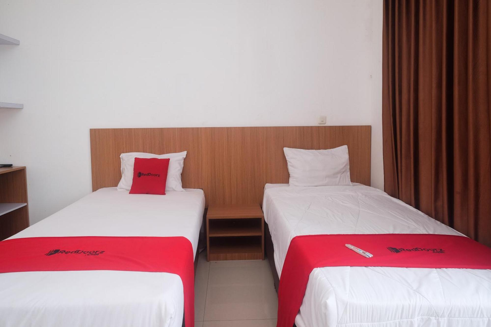 Reddoorz Syariah Near Simpang Lima Semarang Hotel Jomblang Ngoại thất bức ảnh