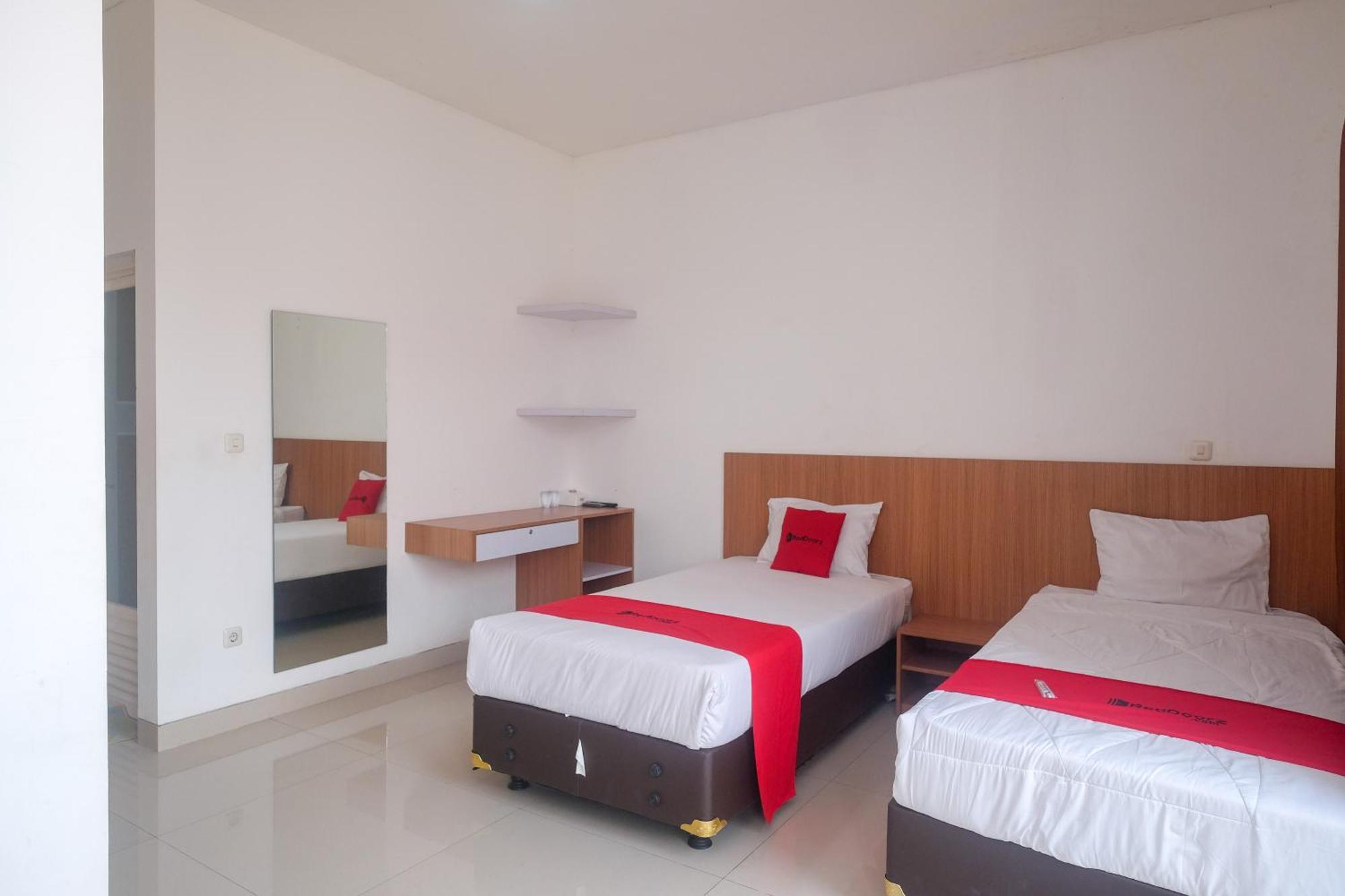 Reddoorz Syariah Near Simpang Lima Semarang Hotel Jomblang Ngoại thất bức ảnh