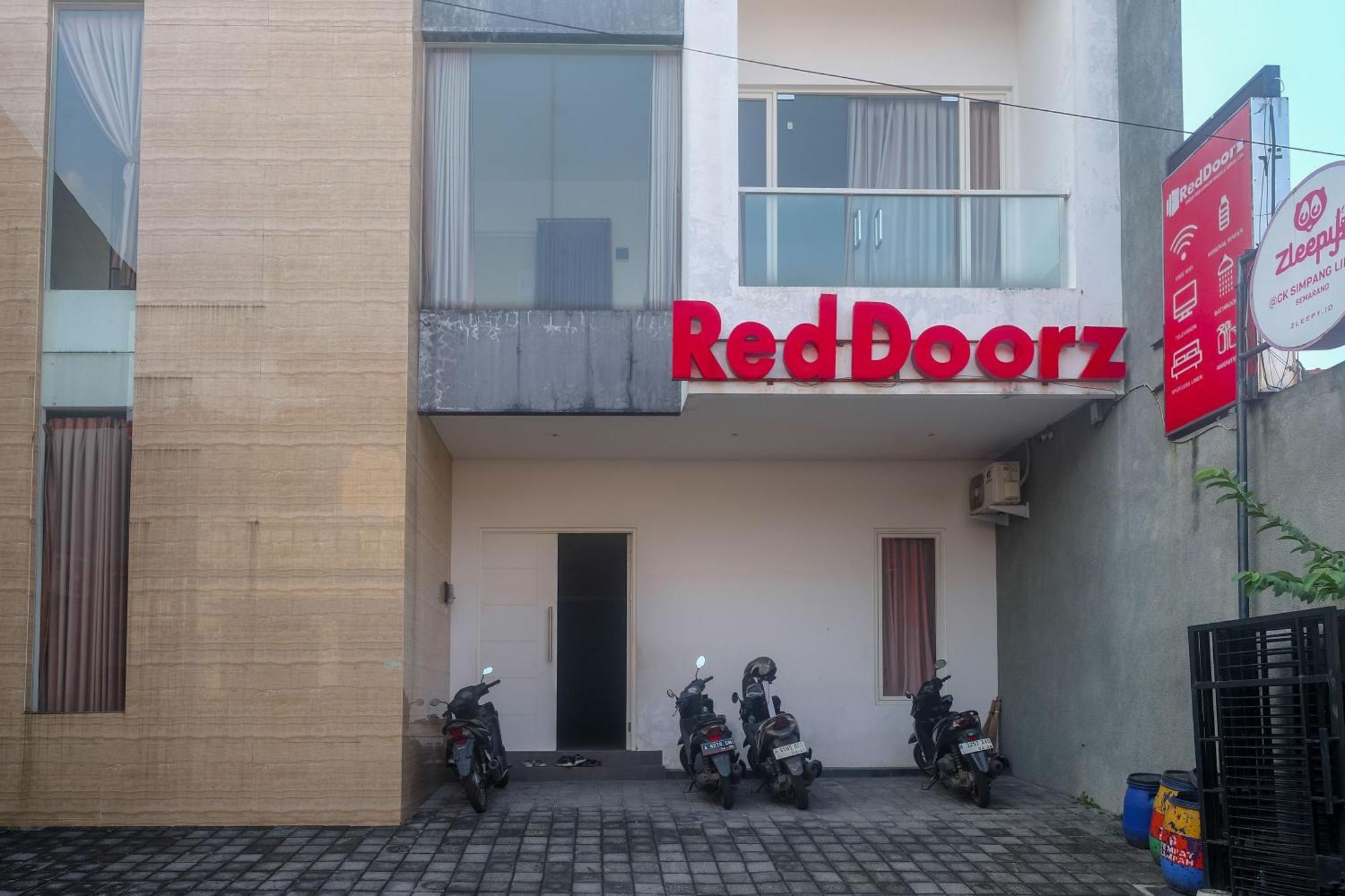 Reddoorz Syariah Near Simpang Lima Semarang Hotel Jomblang Ngoại thất bức ảnh